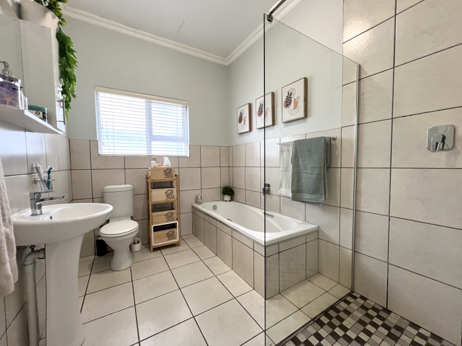 2 Bedroom Property for Sale in Fountains Estate Eastern Cape